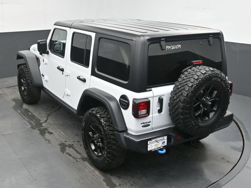 Used 2024 Jeep Wrangler Unlimited AWD/4WD image 37