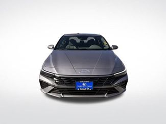 Used 2025 Hyundai Elantra SE FWD video 2