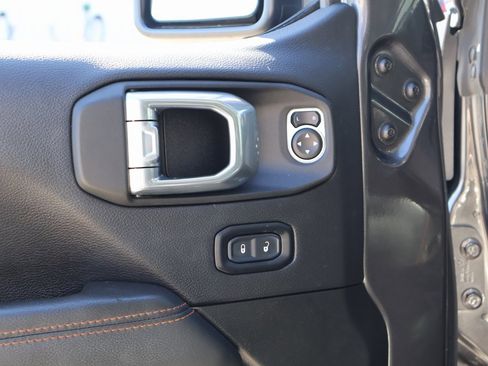 Used 2022 Jeep Gladiator Mojave w/ LED Lighting Group image 21