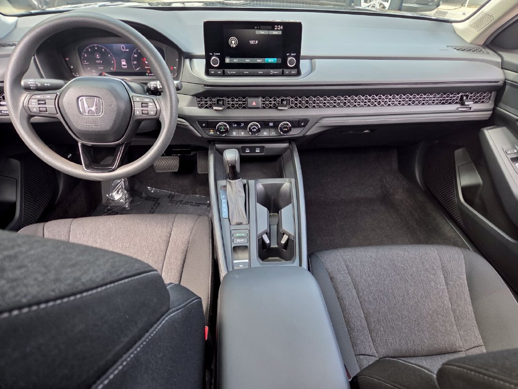 Used 2025 Honda Accord SE image 13