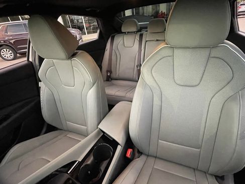 Used 2024 Hyundai Elantra Limited image 21