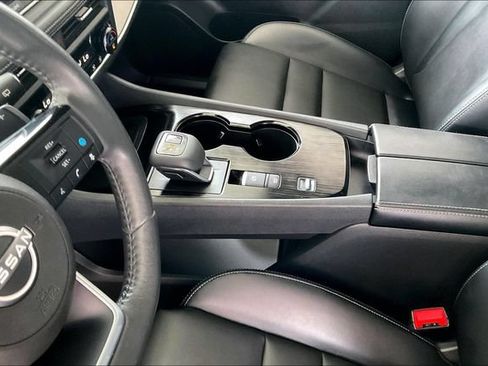 Used 2023 Nissan Rogue SV w/ SV Premium B Package FWD image 13
