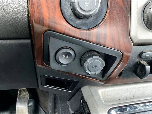 Used 2015 Ford F250 Lariat w/ Chrome Package image 25