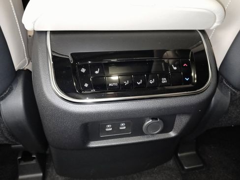 New 2026 Nissan Armada Platinum image 16