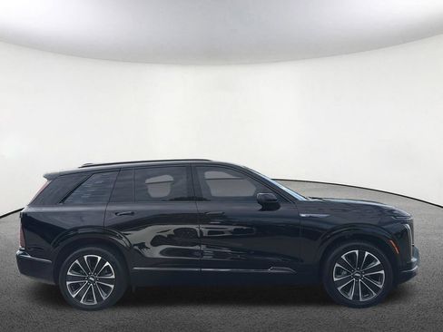 Certified 2026 Cadillac Vistiq Premium Luxury AWD/4WD image 17