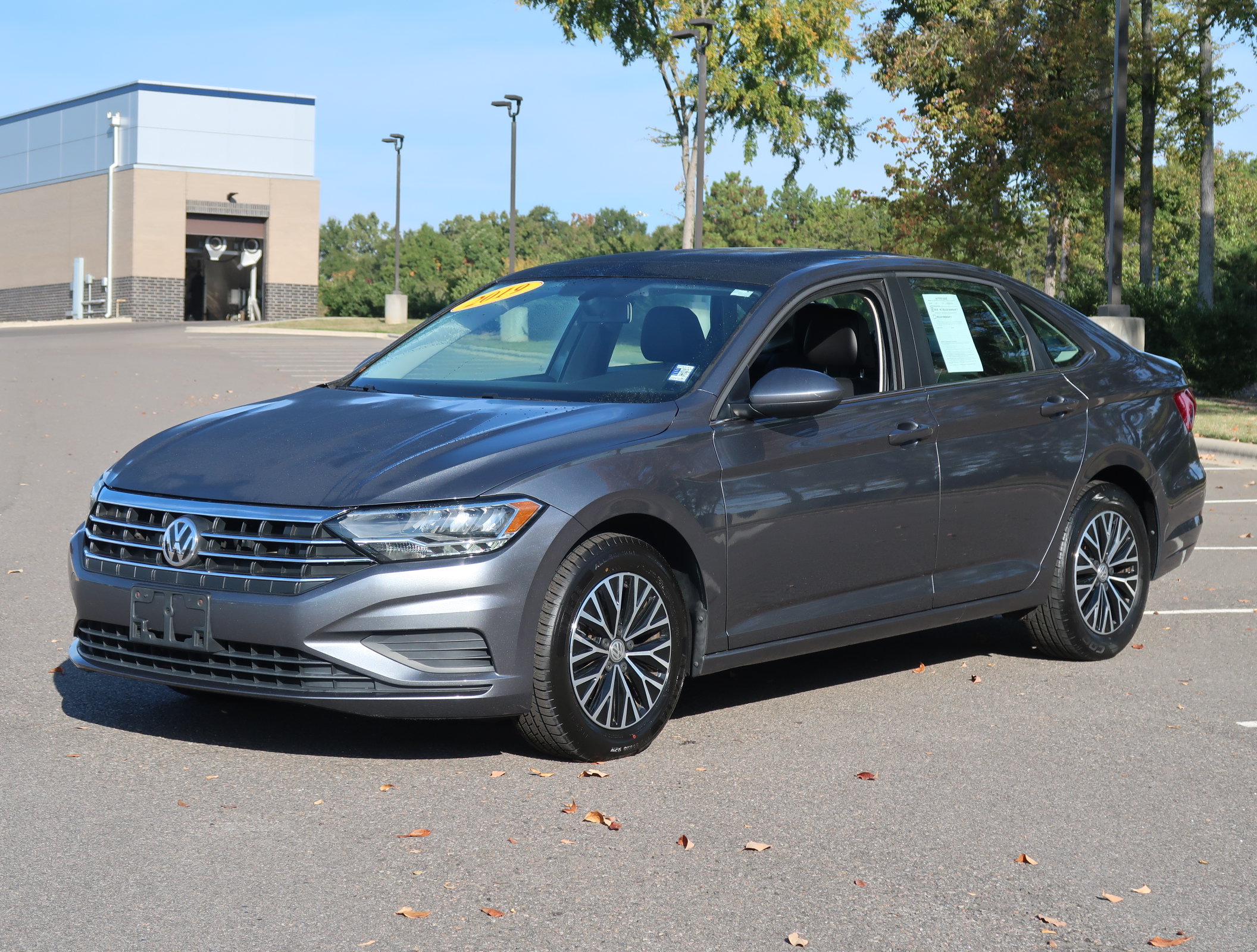 Used 2019 Volkswagen Jetta SE FWD image 3