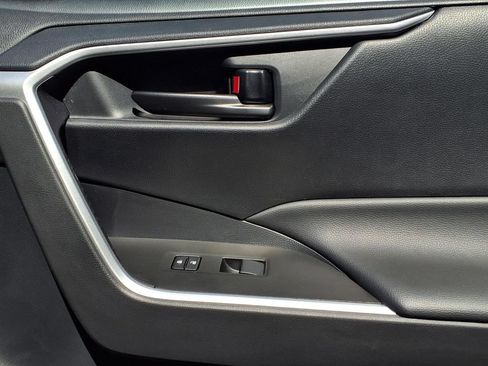 Certified 2025 Toyota RAV4 LE FWD image 38