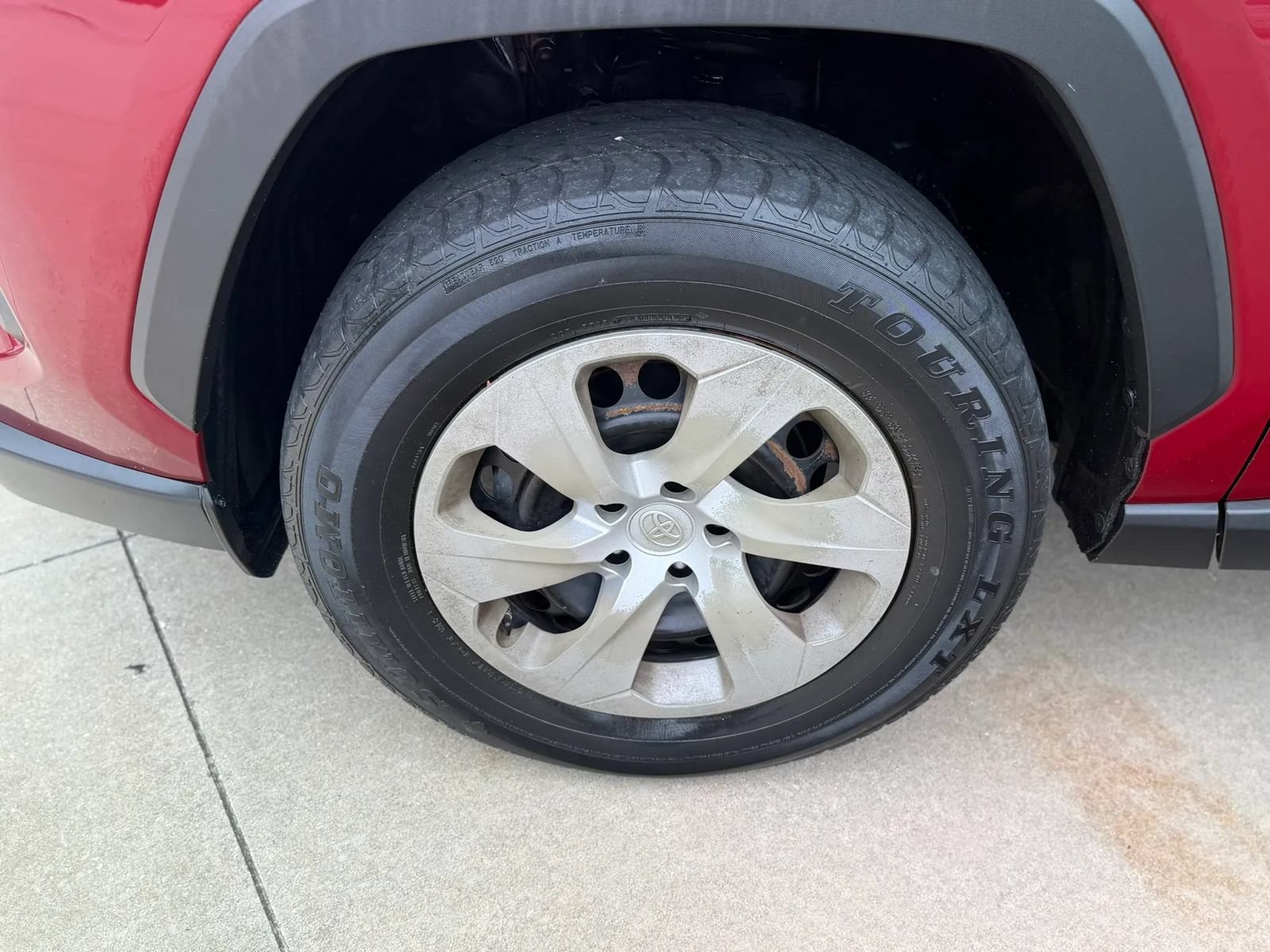 Used 2019 Toyota RAV4 LE FWD image 14