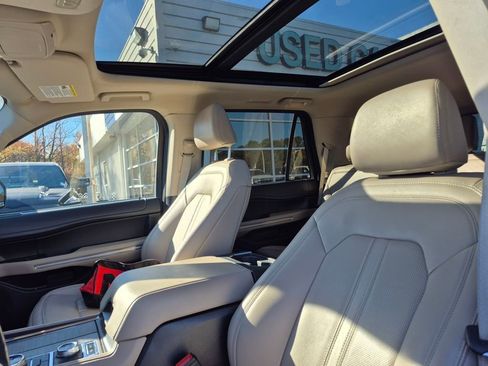 Used 2024 Ford Expedition Limited image 14