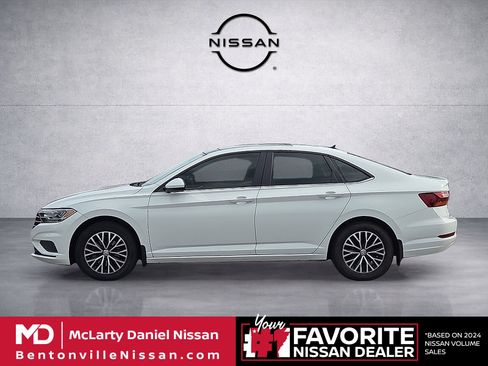 Used 2019 Volkswagen Jetta FWD image 3
