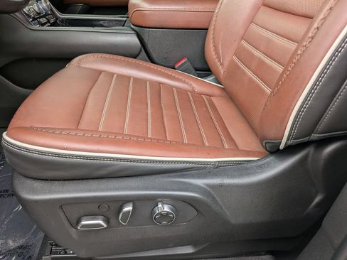 Used 2023 GMC Yukon XL Denali Ultimate AWD/4WD image 26