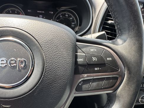Used 2019 Jeep Cherokee Limited AWD/4WD image 28