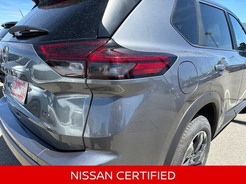 Certified 2025 Nissan Rogue SV AWD/4WD image 9