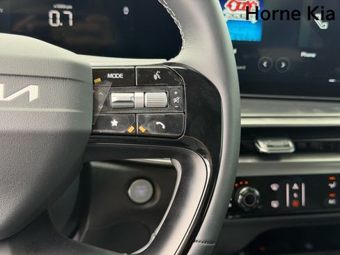 New 2026 Kia Sorento LX FWD image 13