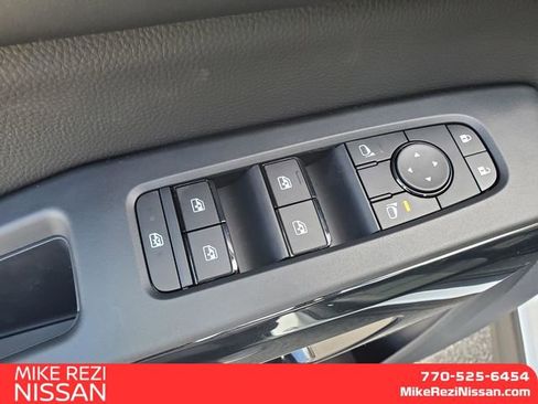 New 2025 Nissan Pathfinder SV image 12