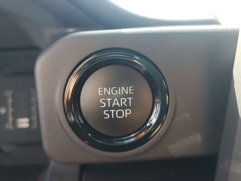 Certified 2024 Toyota Tacoma SR image 28