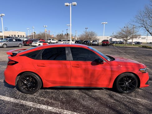 Used 2023 Honda Civic Sport image 2