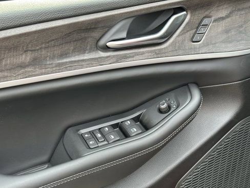 New 2025 Jeep Grand Cherokee Limited image 12