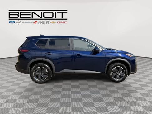 Used 2024 Nissan Rogue SV AWD/4WD image 6