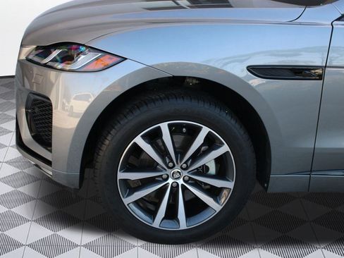 Used 2025 Jaguar F-PACE R-Dynamic S image 12