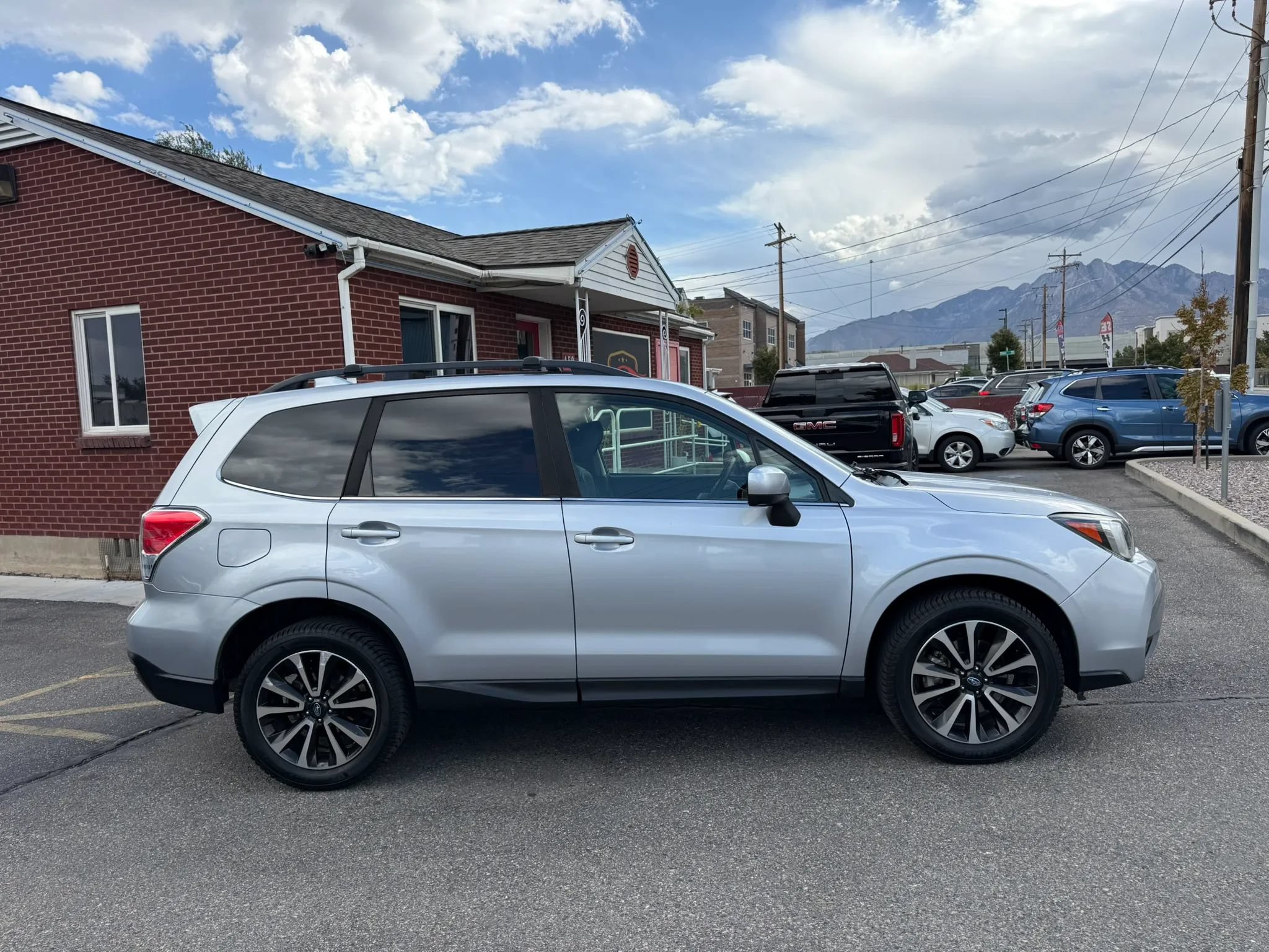 Used 2017 Subaru Forester 2.0XT Premium w/ Popular Package #2A AWD/4WD image 4