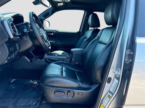 Used 2021 Toyota Tacoma TRD Sport w/ TRD Premium Sport Package AWD/4WD image 22