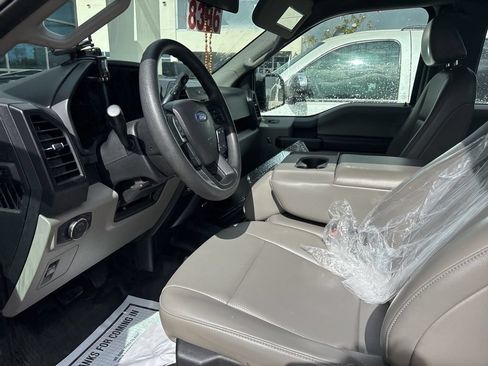 Used 2018 Ford F150 XL w/ Equipment Group 101A Mid RWD image 4