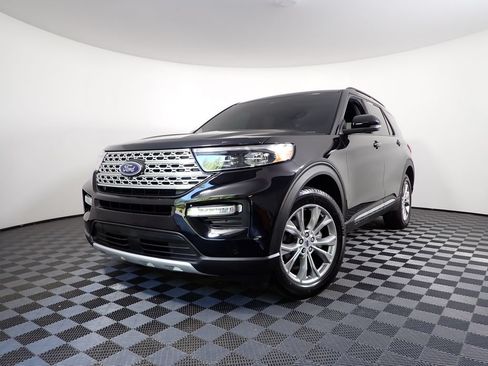 Used 2024 Ford Explorer XLT w/ Equipment Group 202A AWD/4WD image 2