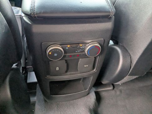 Used 2020 Ford Explorer XLT w/ Equipment Group 202A AWD/4WD image 29