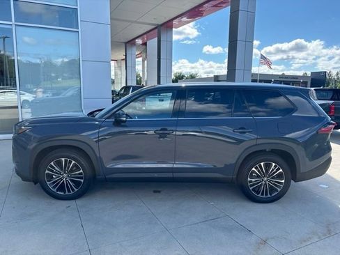 Used 2026 Toyota Grand Highlander AWD Hybrid image 4