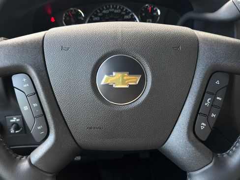 Used 2022 Chevrolet Express 3500 w/ Power Convenience Package RWD image 26