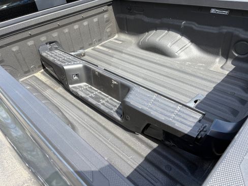 Used 2025 Nissan Frontier S AWD/4WD image 4