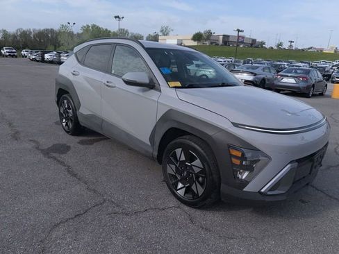 Used 2025 Hyundai Kona SEL image 5