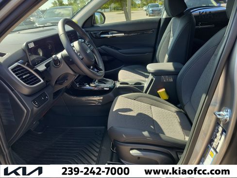 New 2026 Kia Seltos S FWD image 19