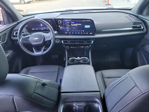 Used 2025 Chevrolet Traverse LT AWD/4WD image 20