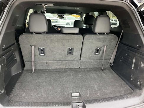 Used 2024 GMC Acadia Elevation image 23