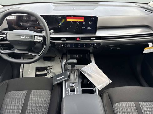 New 2026 Kia Sorento LX FWD image 11