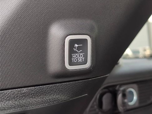 New 2025 Jeep Grand Cherokee Altitude RWD image 30