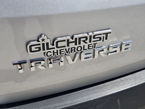 Used 2022 Chevrolet Traverse LT FWD image 13