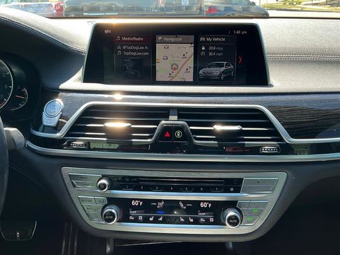 Used 2019 BMW 750i xDrive w/ M Sport Package image 28