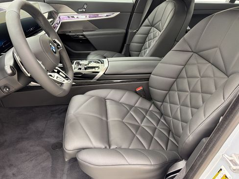 New 2026 BMW 740i w/ Premium Package RWD image 5