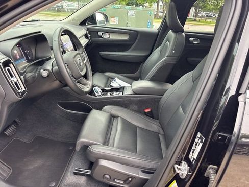 Used 2024 Volvo XC40 B5 Plus AWD/4WD image 15