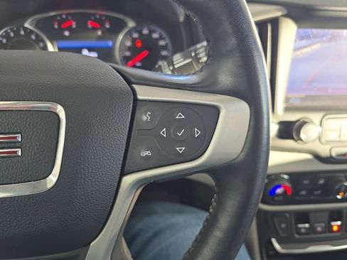 Used 2020 GMC Terrain SLT w/ Preferred Package image 17