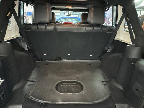 Used 2016 Jeep Wrangler Unlimited Rubicon AWD/4WD image 27