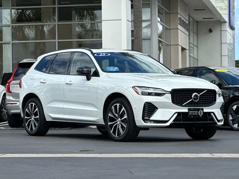 Certified 2025 Volvo XC60 B5 Plus AWD/4WD image 7