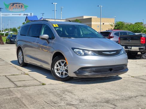 Used 2021 Chrysler Voyager Lxi FWD image 1
