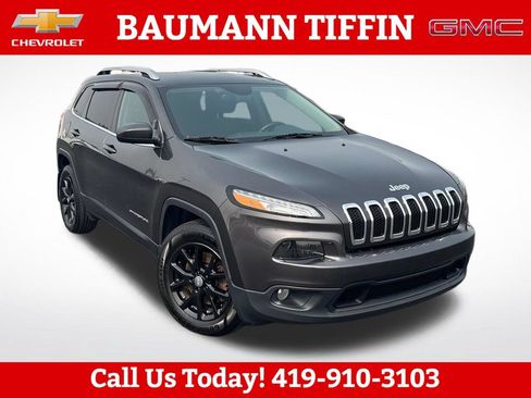 Used 2016 Jeep Cherokee Latitude w/ Comfort & Convenience Group AWD/4WD image 1