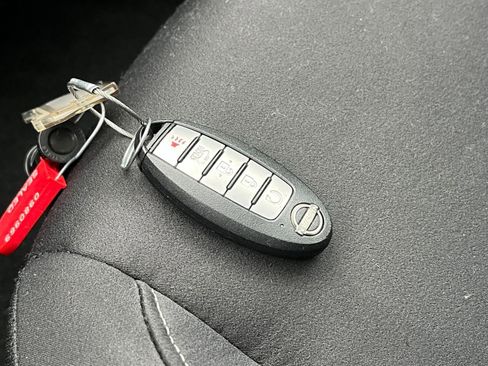 Used 2025 Nissan Altima 2.5 SV image 22