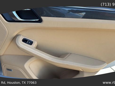 Used 2015 Porsche Macan Turbo image 40