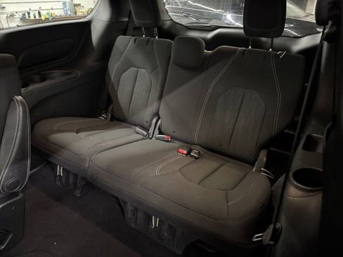 Used 2019 Chrysler Pacifica Touring Plus w/ S Appearance Package image 15